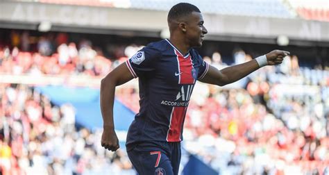 Camavinga intercepts passes for breakfast and his tackles end with you getting back possesion almost every time. PSG : Kylian Mbappé sur la jaquette FIFA 21