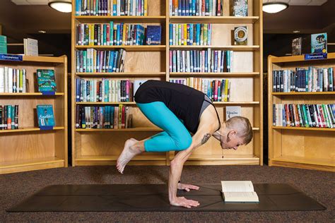 Yoga En La Biblioteca Universo Abierto