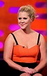 Sexy Amy Schumer Hot Bikini Pictures – Her Body Is Definition Of Beauty
