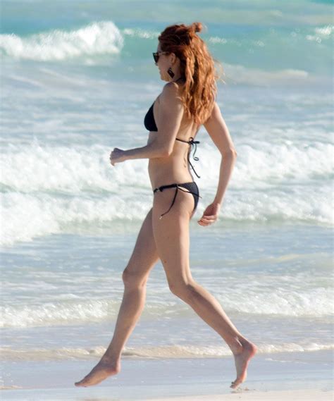 Redheaded Vixen Sienna Miller Shows Her Tight Physique In A Two Piece Swimsuit Kartrashian