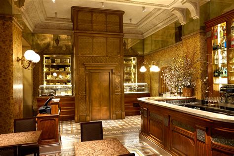 Il nuovo ristorante di chef cracco in galleria a milano è anche. Cracco Café - Bistrot, Locali e nightlife a Milano ...