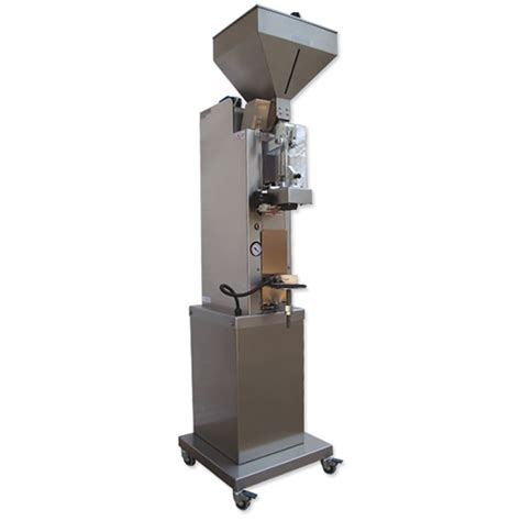 Pentru a comuta în modul 3d, faceți clic pe busolă. Mini LUX Semi-Automatic Corker (1,000 bottles/hr)
