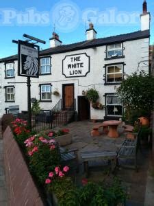 Es bietet ein charmantes umfeld und viele annehmlichkeiten, die ihren aufenthalt noch angenehmer machen werden. The White Lion Inn in West Kirby (near Wirral) : Pubs Galore
