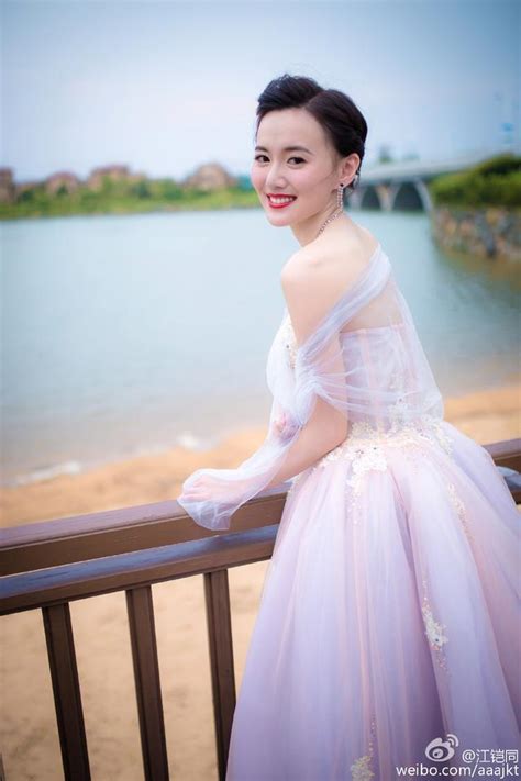 宅男腐女的爱好导航。 地址发布页： lanse.icu 最新地址： ldh. 江鎧同，一個具有鄰家女生的氣質的她，是這麼穿衣搭配的，好美! - 每日頭條