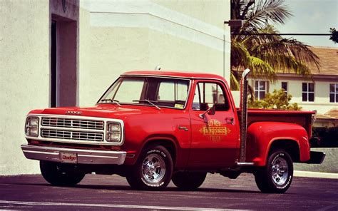 Ручное изменение размера обои Dodge Red Truck Adventurer