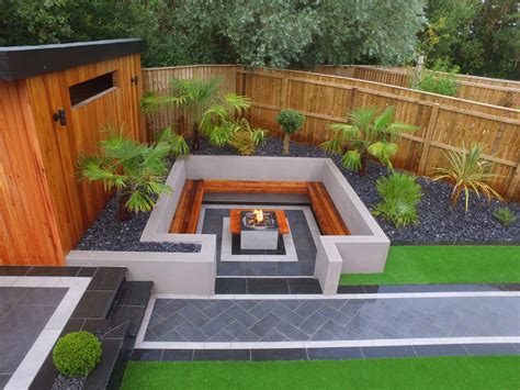Modern Fire Pit With Built In Seating And Grey Garden Paving Built In