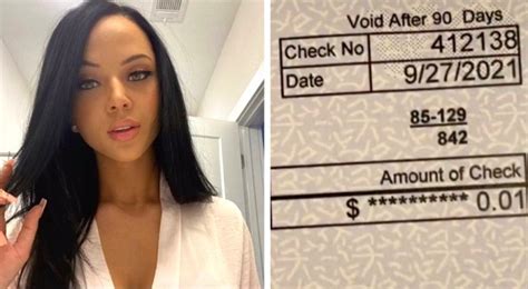 Waitress Shows Her Paycheck After Weeks Of Work She Only Earned