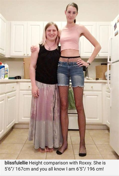 Ellie And Roxy By Zaratustraelsabio On Deviantart Tall Women Fashion Tall Girl Tall Women