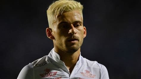 Lucas lima is a brazilian footballer who plays for santos as an attacking midfielder. Lucas Lima faz campanha para Ricardo Oliveira ganhar ...
