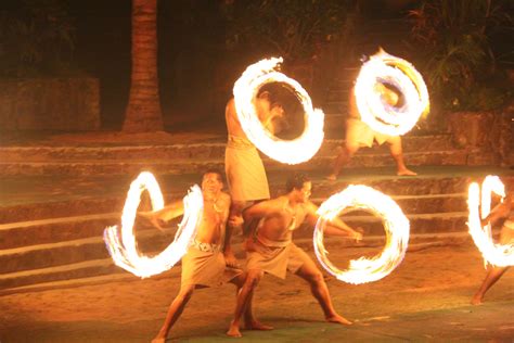 Fire Dancers At The Luau Fire Dancer Fire Luau