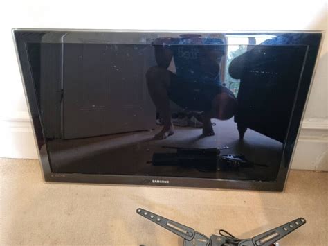 Samsung 40 Ue40c5100qwxxu Fhd Led Tv With Wall Stand In Kingston