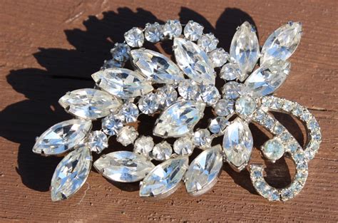 Large Vintage Clear Rhinestone Brooch Pin Etsy Clear Rhinestones