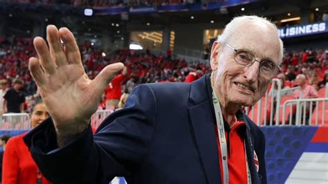 Legendary University Of Georgia Football Coach Vince Dooley Dies At 90