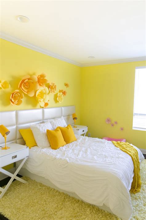 Adelaine Morin's Hello Yellow Bedroom Makeover | Yellow room decor, Yellow bedroom decor, Yellow ...