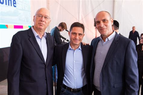 ניסיון בתמיכה טכנית / שירות לקוחות בתחום המחשוב! הלאונג' גבאי חוגג מצוות בלונדון | TMI