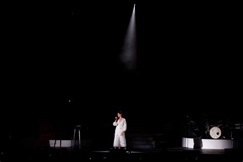 Lana Del Rey Thrills Hollywood Bowl With Surprise Guests And A Live