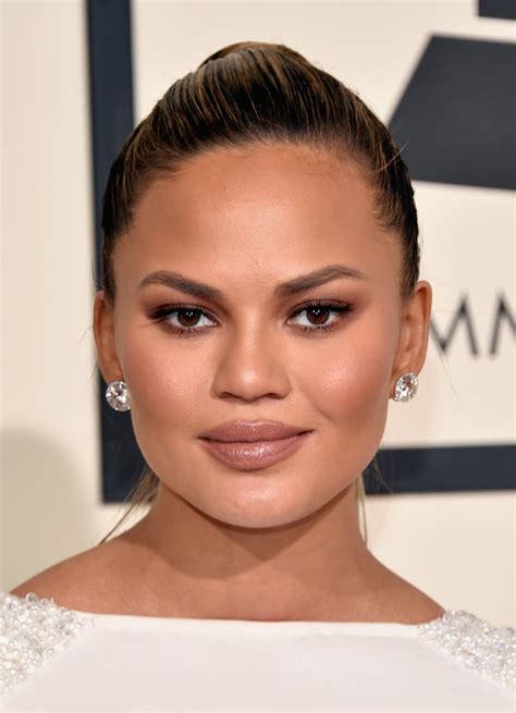 Chrissy Teigen Hair And Makeup At The Grammys 2016 Red Carpet