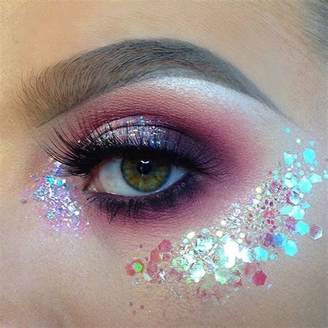 You Cant Beat A Dreamy Glitter Eye And We Love This Mermaid Vibe From