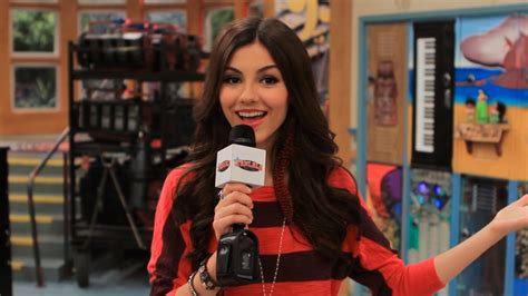 victoria justice in victorious