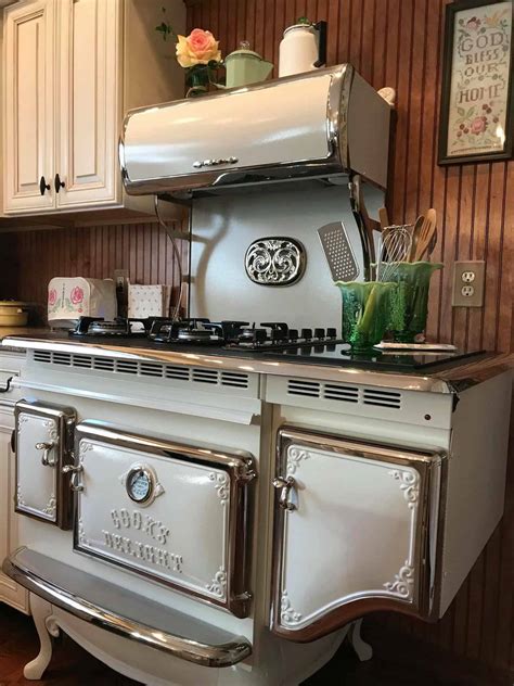 Do not try to place the random appliances in your retro kitchen because it can make your kitchen lose its retro impression. Modern with an Antique Twist - Elmira Stove Works ...