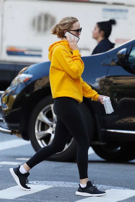 Jennifer Lawrence In A Yellow Hoody Heads To The Gym In Ny 10072019