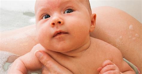 Ask The Expert How Often Should I Be Bathing My Baby Bumpandbaby