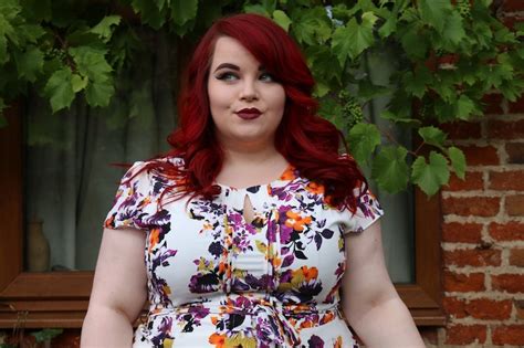 19 English Plus Size Bloggers To Know Because In A Population Of 53