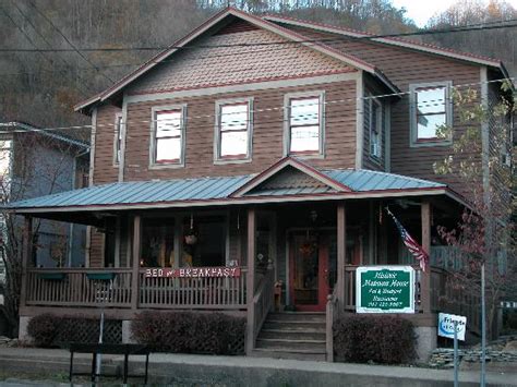 Price estimates were calculated on 17 october 2020. HISTORIC MATEWAN HOUSE BED AND BREAKFAST - B&B Reviews ...