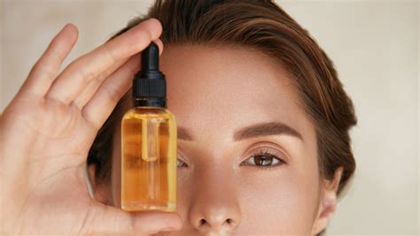 Facial Oils That Are Safe For Acne Prone Skin