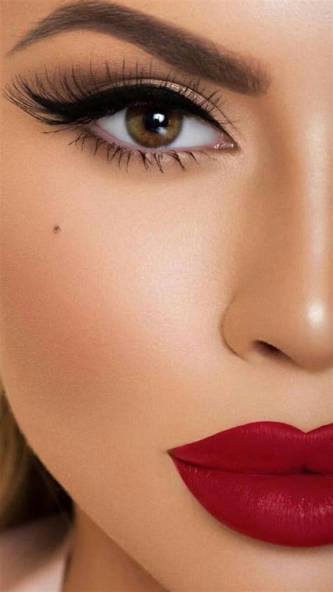 Pin By Alma Gutierrez On ════мąkeup ════ Red Lips Makeup