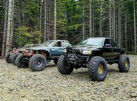 Pin By Salvador Chavez On Rock Crawlers Toyota Trucks Offroad Trucks