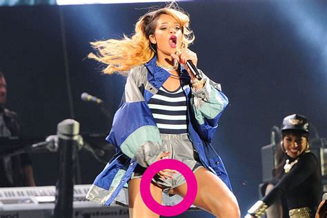 Rihanna Unten Ohne Intimpanne Beim Konzert Wunderweib