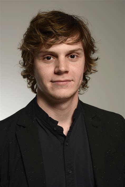 Who Did Evan Peters Date Before Emma Roberts He Seems To Have A Thing