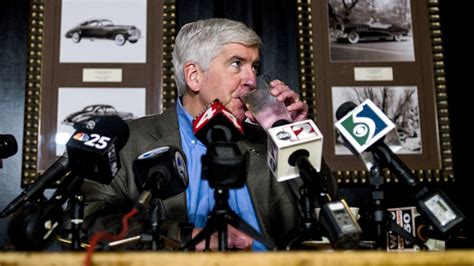 michigan governor backtracks seeking to meet obama in flint the new york times