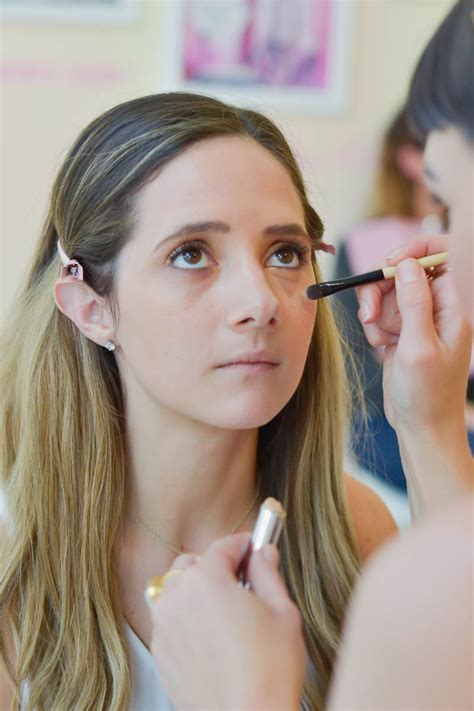 check below for the full list of products used doing your makeup like a professional makeup artist shouldn't (and how to apply makeup for beginners step by step. How to Apply Face Makeup Like a Pro