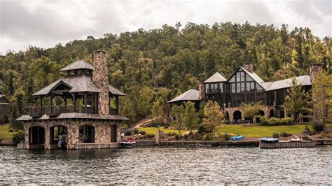 Lakeside Living In The Luxury Boathouse