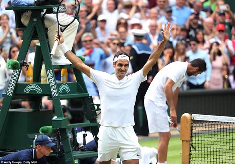 Roger Federer Beats Marin Cilic In Wimbledon Final Daily Mail Online