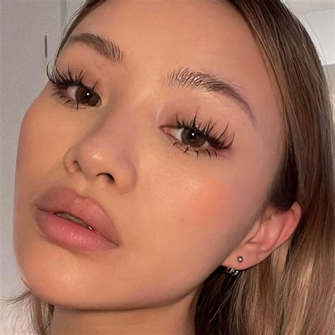 This Spidery Eyelash Trend Is Prettier Than It Sounds