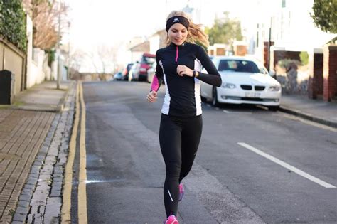 Si vous avez pour objectif de réaliser un achat tenue foot femme qui soit profitable, et qui vous donne la possibilité d'être réellement satisfait, il faut. Tenue running femme nike
