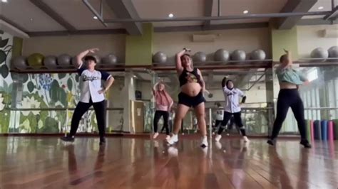 No Comment Tuti Wibowo Bunda Corla Lagu Viral Joget Viral Zumba Youtube