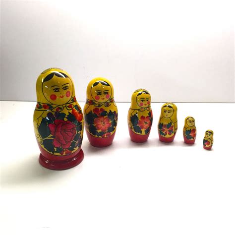 Matryoshka Doll 6 Piece Vintage Russian Nesting Doll Ussr Etsy Vintage Russian Pieces