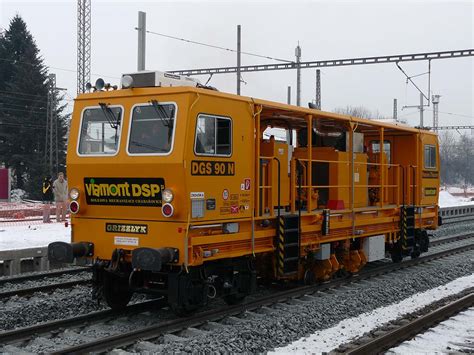 İki yıllık üniversite okuyan ve dikey geçiş sınavı ile dört yıllık. DGS 90 N | Traťové stroje