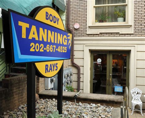 Calif Teens Banned From Using Tanning Bed Upi Com