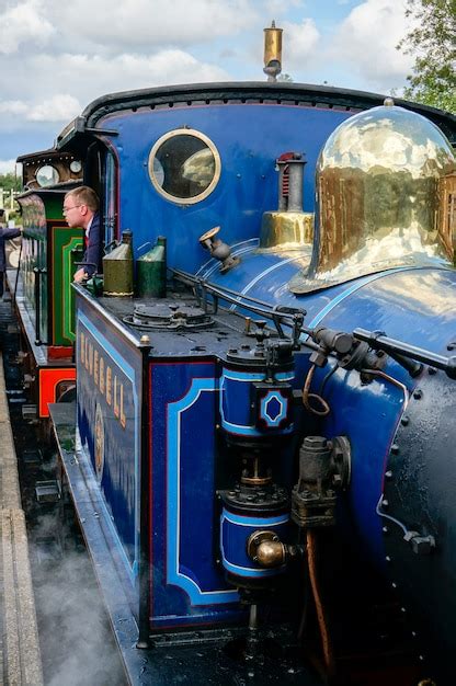 Premium Photo Bluebell Steam Engine At Sheffield Park Station