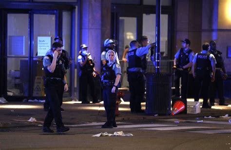 Chicago Riots Over 100 People Arrested Overnight And 13 Officers Injured