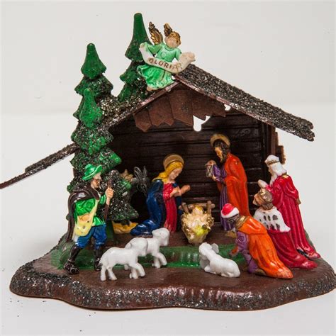 1960s Vintage Shiny Brite Hard Plastic Miniature Nativitymanger Scene