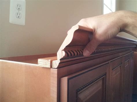 Kitchen cabinets crown moulding installation. What Size Nails For Kitchen Crown Molding? - Carpentry ...