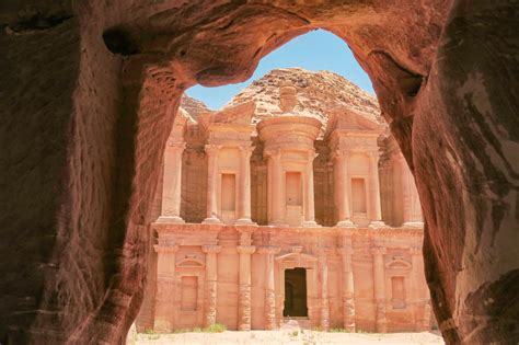 Petra Travel Guide 10 Things To Know Before Visiting Petra The Longest Weekend