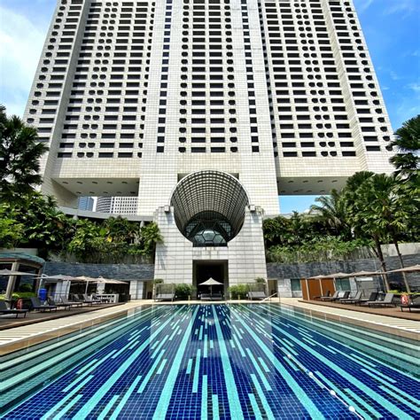 5 Reasons To Book A Stay At The Ritz Carlton Millenia Singapore Using