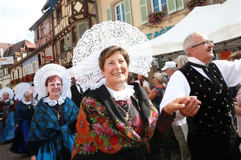 Eguisheim Diaporama Fête Des Vignerons Folklore Et Musique Pour Le